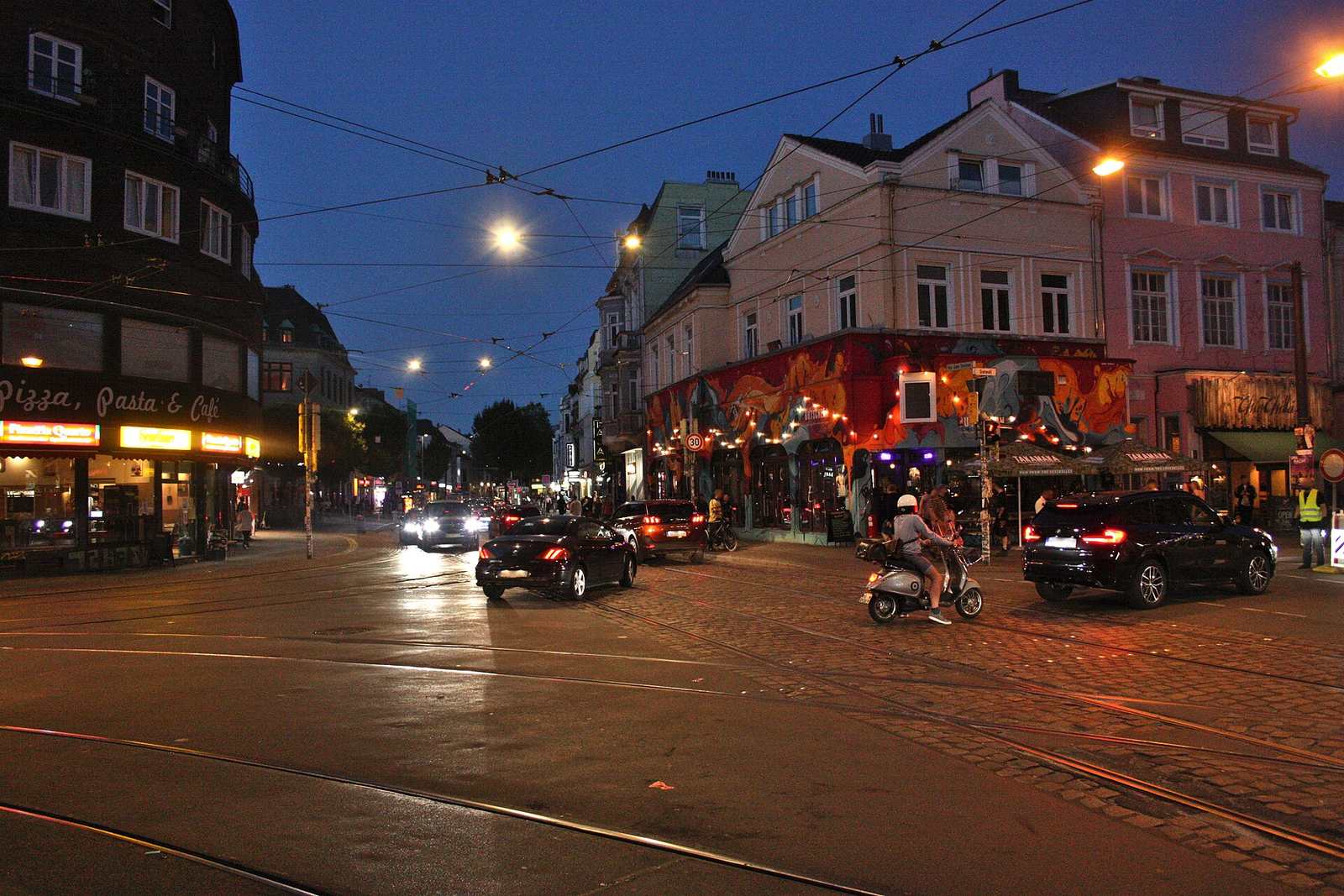 Die Sielwall-Kreuzung im Viertel am Abend, hier beginnt die Straße Vor dem Steintor